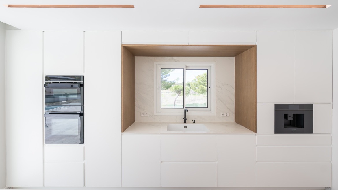 Cocinas ocultas: minimalismo funcional y máxima elegancia